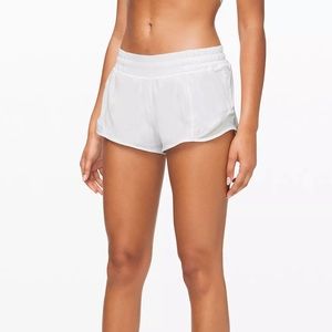 LuluLemon Hotty Hot II Shorts 2.5”